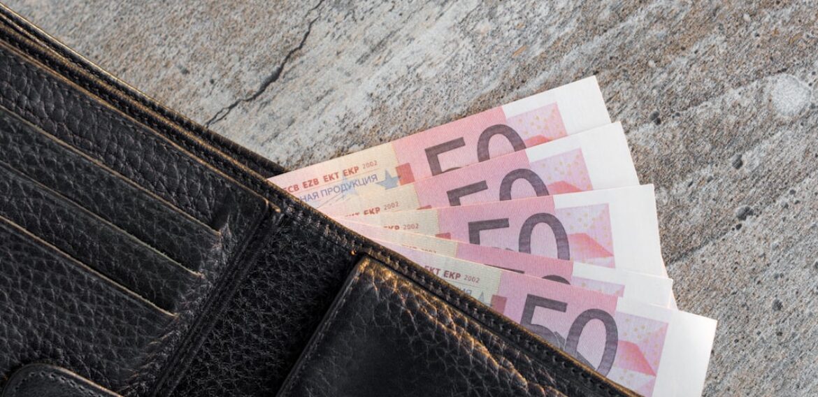 Los trabajos mejor pagados y peor pagados en España (con cifras reales)